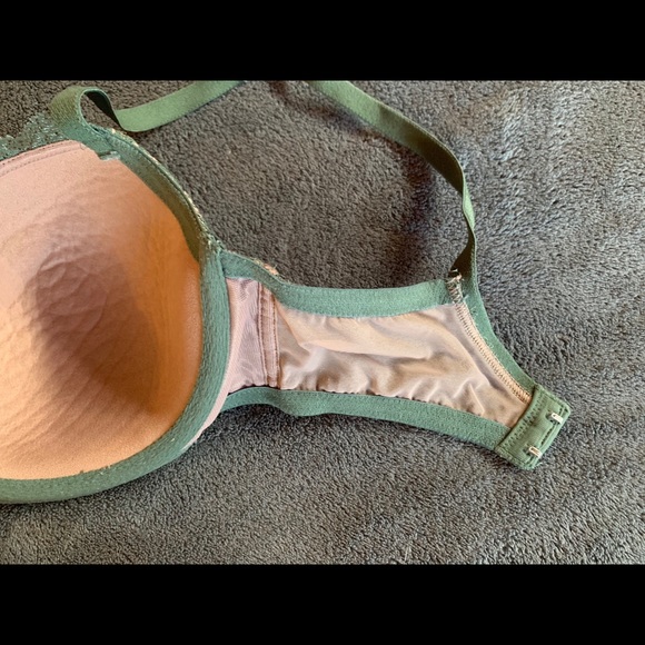 34D VS “Dream Angels” Bra - Picture 4 of 8